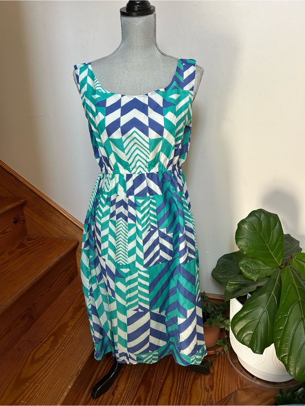 Sleeveless Geometric Print Dress in Teal & Navy